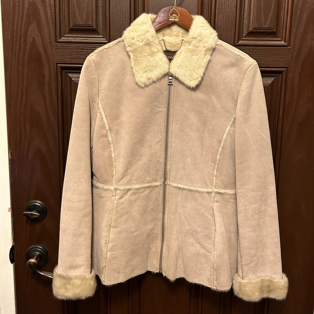 Guess Leather/Faux Fur Jacket-Junior Size M- Tan/Cream-Good Condition💛